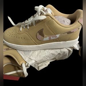 NWT Nike Court Vision Low, size 6.5